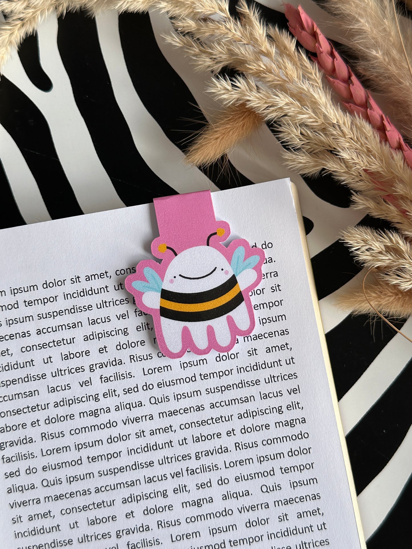 Bee Gus Magnetic Bookmark